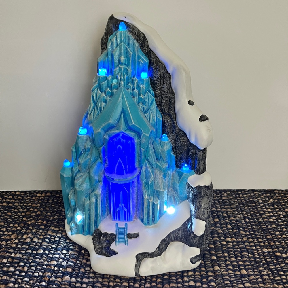 Disney Frozen Elsa’s Ice Palace Village Department 56 Pre-lit Table Top Decor